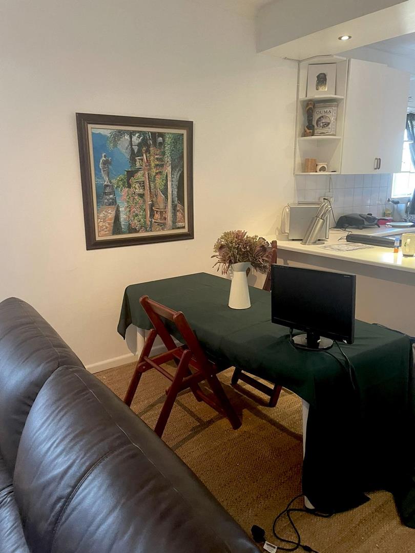 2 Bedroom Property for Sale in Vredehoek Western Cape